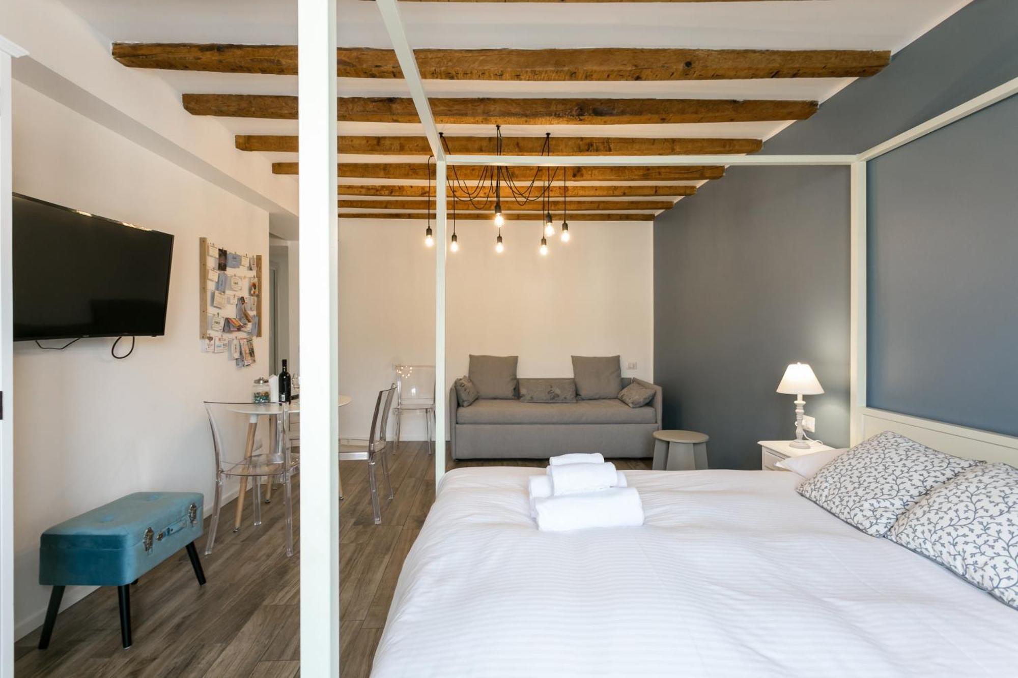 Navigli - Vigevano 45 & Casale 3A Studios Milánó Szoba fotó